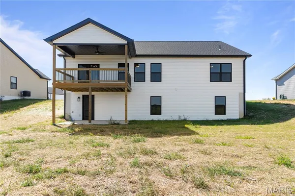 $430,700 | 926 Seneca Drive, Waterloo, IL 62298