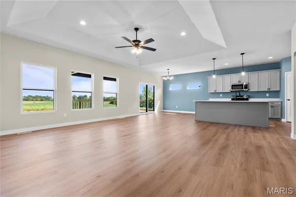 $430,700 | 926 Seneca Drive, Waterloo, IL 62298