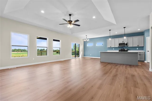 $430,700 | 926 Seneca Drive, Waterloo, IL 62298