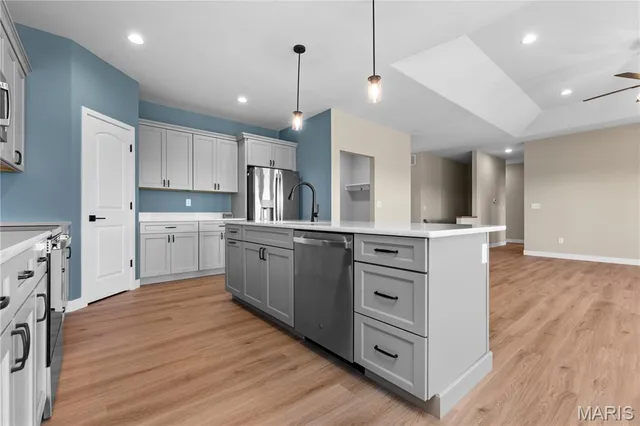 $430,700 | 926 Seneca Drive, Waterloo, IL 62298