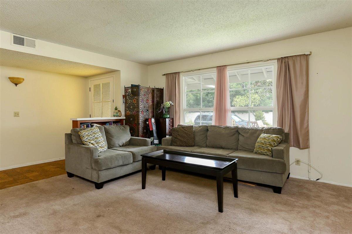 5815 Berkeley Road Goleta, CA 93117 - Photo 5 of 26 04-BerkeleyRd-RobRijnenPhotography (4 of