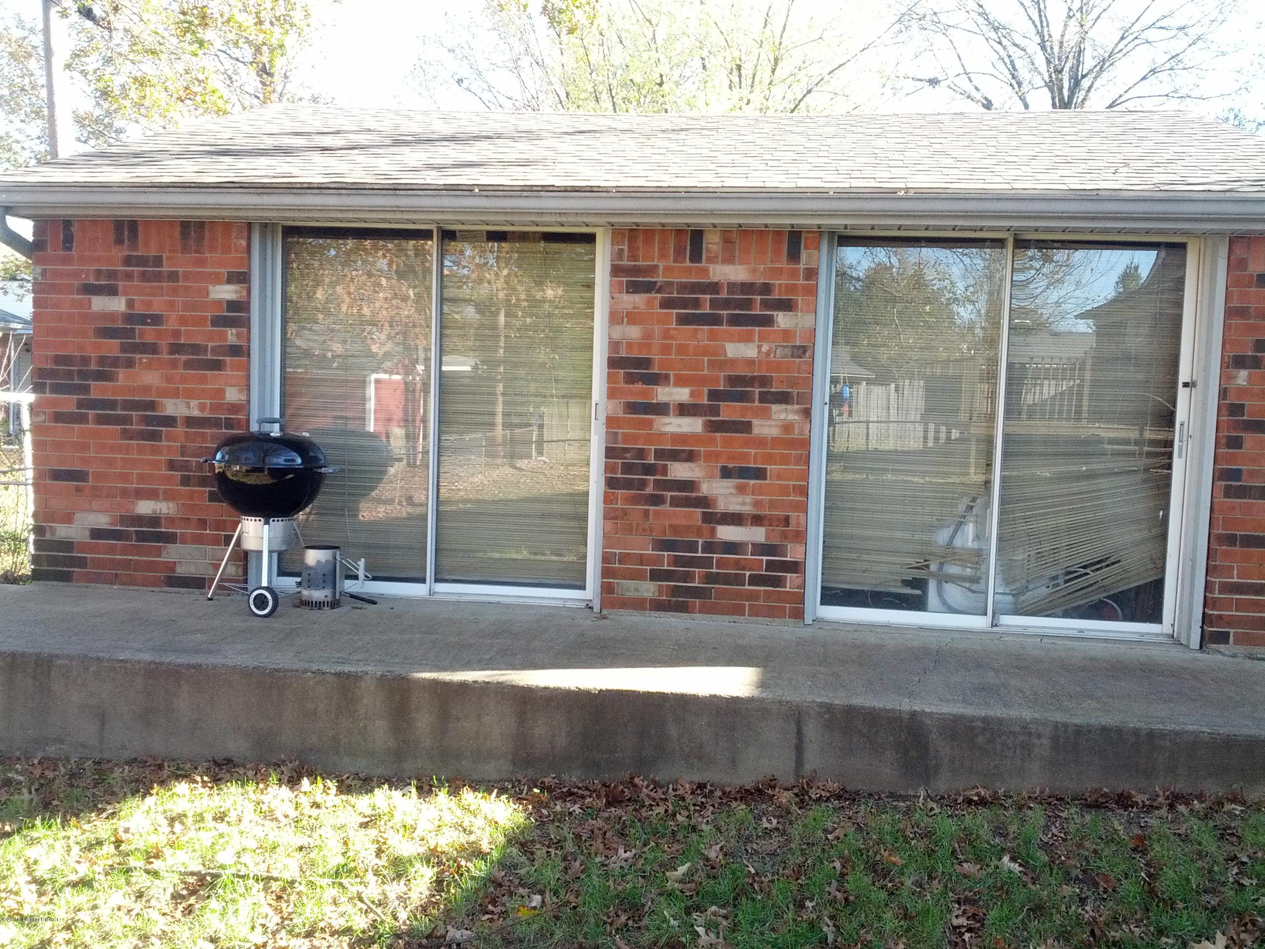 3753 Rouge Way Louisville, KY 40218 - Photo 25 of 28 backyard2
