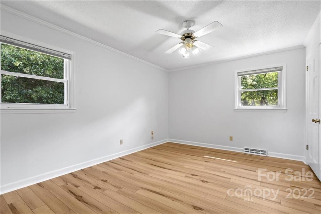 405 Thornburg Road Dallas, NC 28034 - Photo 8 of 21 Gallery Image 8