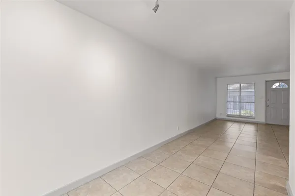 $850 | 1301 West Ben White Boulevard, Unit 205, Austin, TX 78704