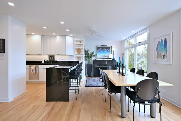 $315,000 | 222 North Marion Street, Unit 2I, Oak Park, IL 60302