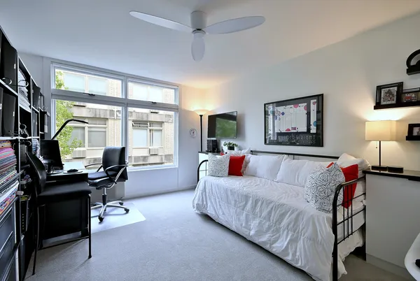 $315,000 | 222 North Marion Street, Unit 2I, Oak Park, IL 60302