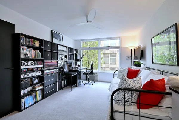 $315,000 | 222 North Marion Street, Unit 2I, Oak Park, IL 60302