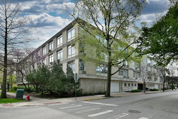 $315,000 | 222 North Marion Street, Unit 2I, Oak Park, IL 60302