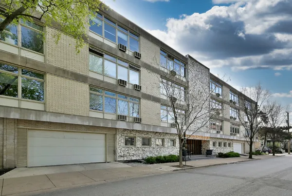 $315,000 | 222 North Marion Street, Unit 2I, Oak Park, IL 60302