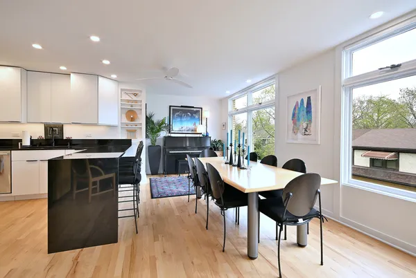 $315,000 | 222 North Marion Street, Unit 2I, Oak Park, IL 60302