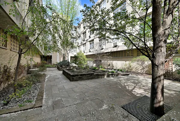 $315,000 | 222 North Marion Street, Unit 2I, Oak Park, IL 60302