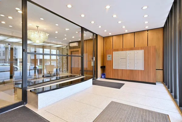 $315,000 | 222 North Marion Street, Unit 2I, Oak Park, IL 60302