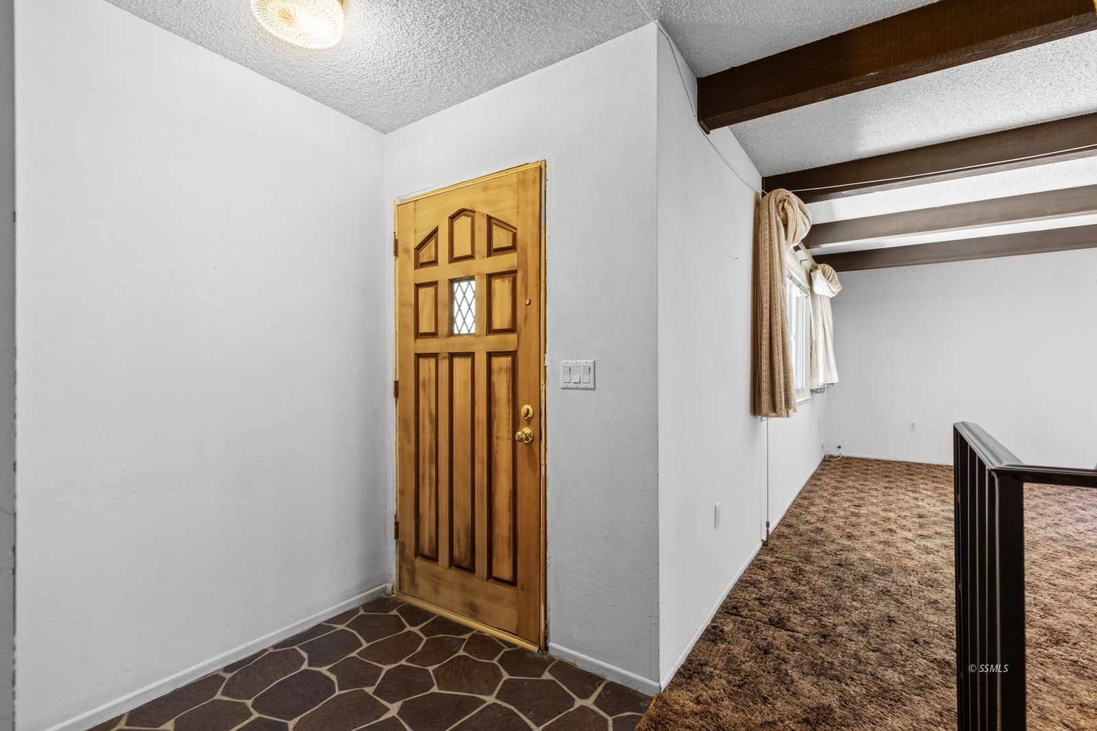 824 Kevin Way Ridgecrest, CA 93555 - Photo 7 of 38 a view of entryway