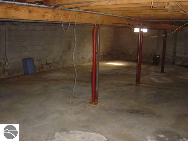 711 Bass Lake Road Traverse City, MI 49685 - Photo 11 of 12 1711299-10.JPG