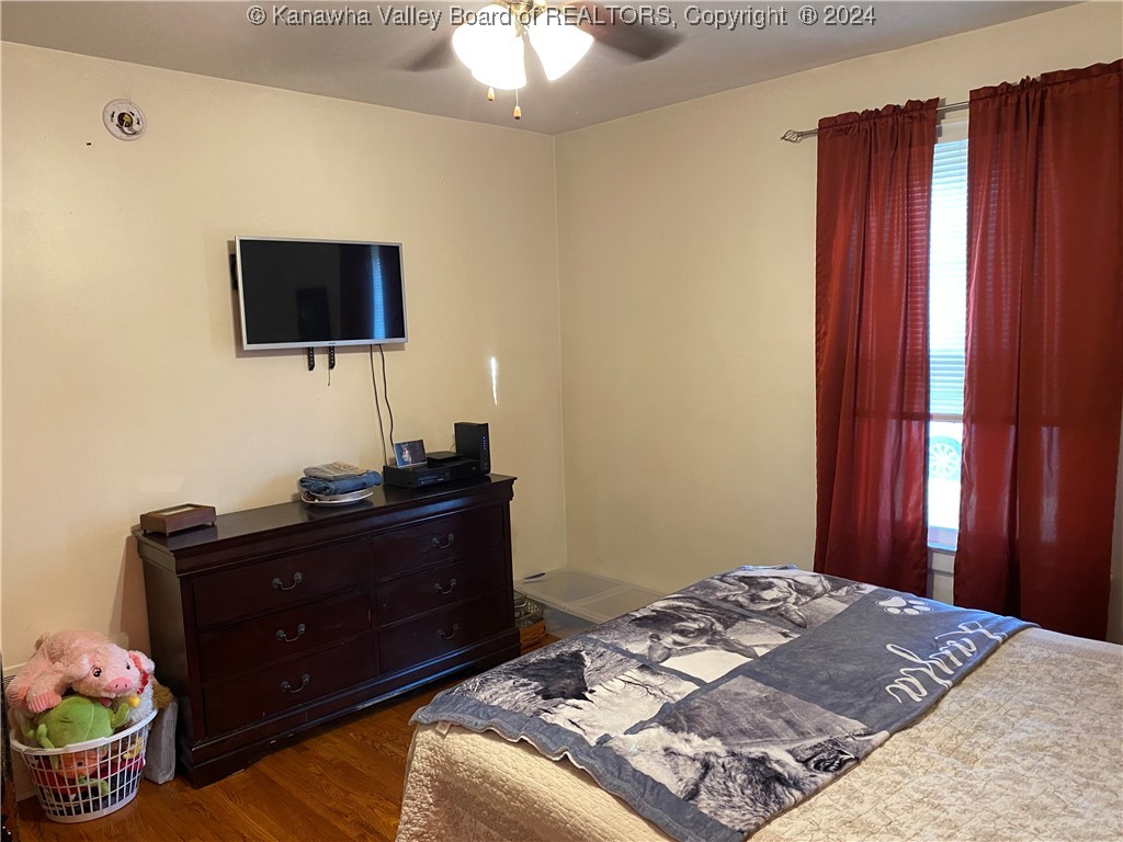 119 English Road Point Pleasant, WV 25550 - Photo 11 of 22 Primary Bedroom