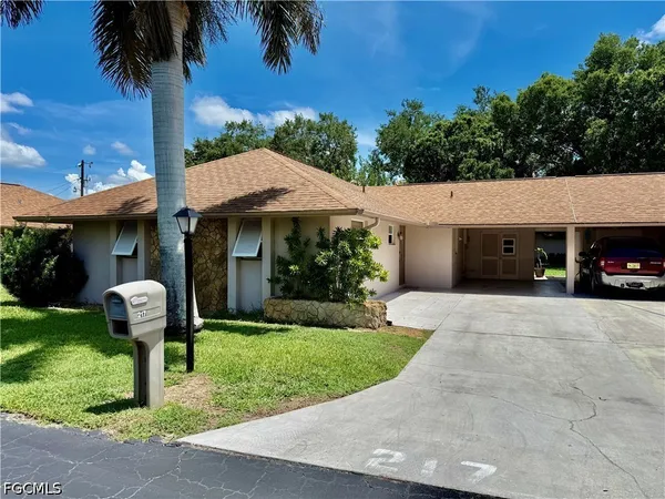 $120,000 | 217 Oaklawn Court, Lehigh Acres, FL 33936