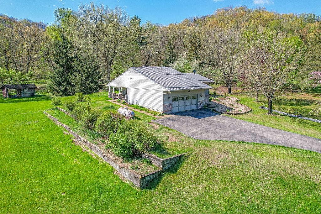 E4705 Horseshoe Road Spring Green, WI 53588 - Photo 7 of 44