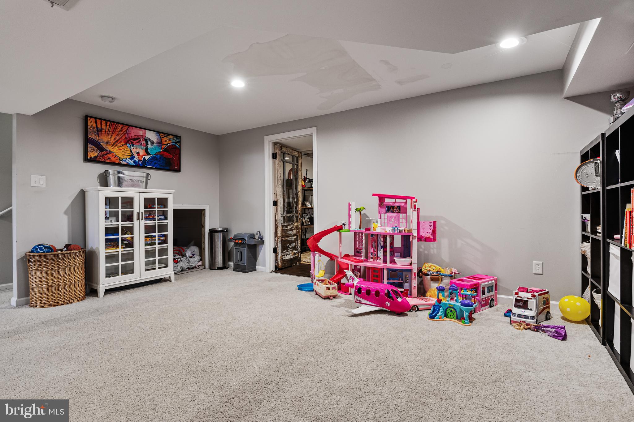 6 Augusta Drive Westampton, NJ 08060 - Photo 27 of 31 a view of a room with toys