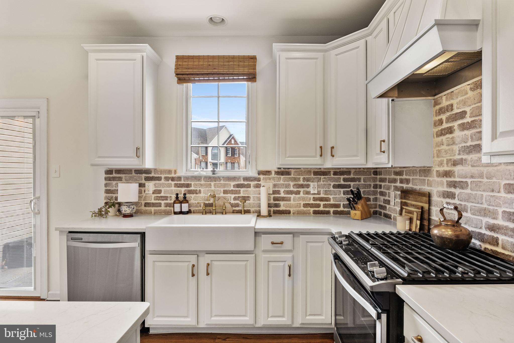 6 Augusta Drive Westampton, NJ 08060 - Photo 9 of 31 a kitchen with granite countertop a sink stove and cabinets