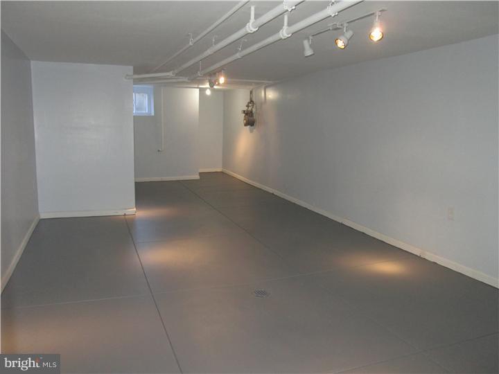 7446 Sommers Road Philadelphia, PA 19138 - Photo 22 of 25 Gallery Image 22
