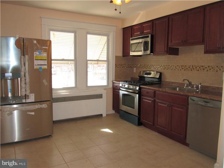 7446 Sommers Road Philadelphia, PA 19138 - Photo 8 of 25 Gallery Image 8