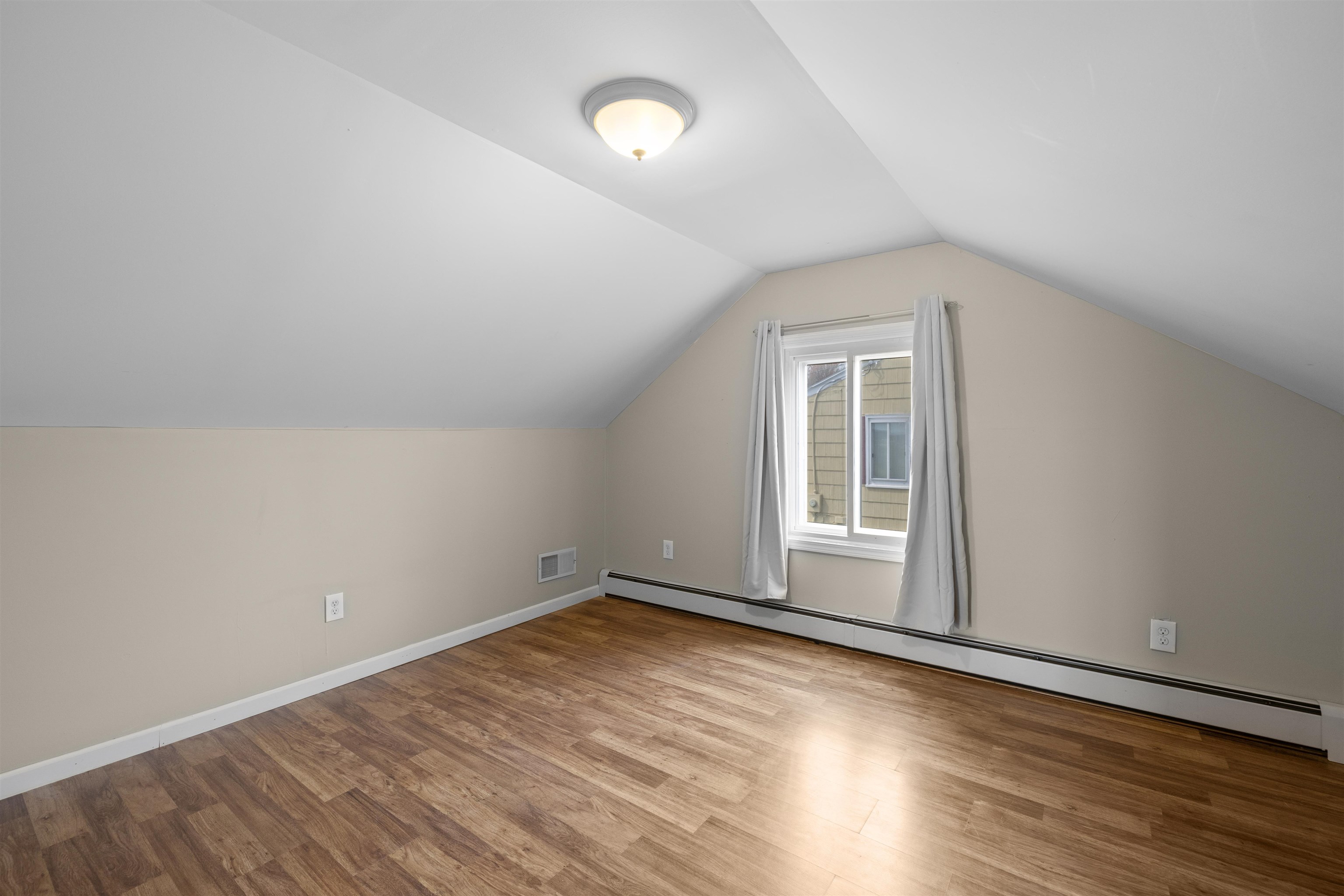 340 Gold Street Manchester, NH 03103 - Photo 14 of 33