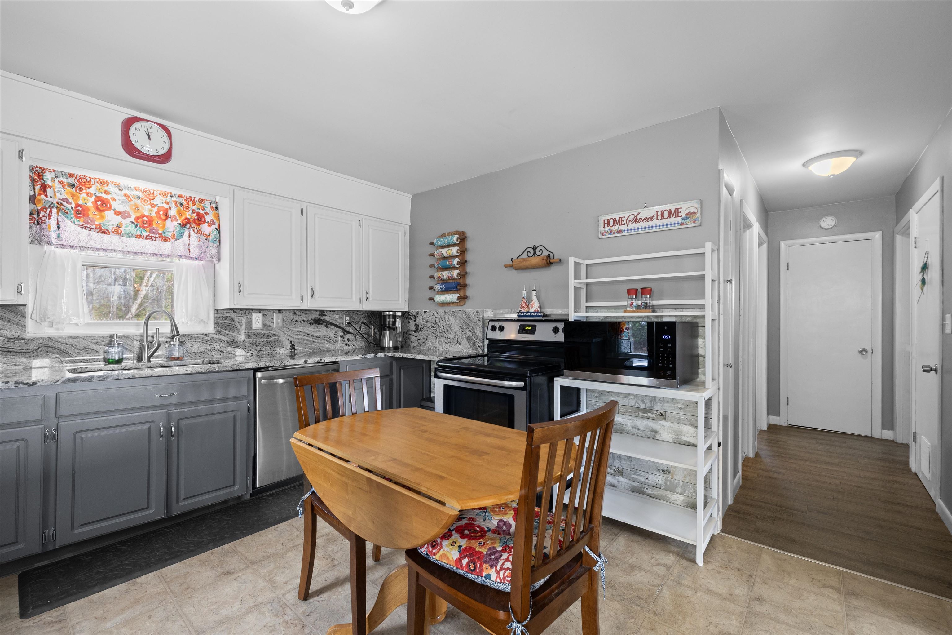 340 Gold Street Manchester, NH 03103 - Photo 3 of 33