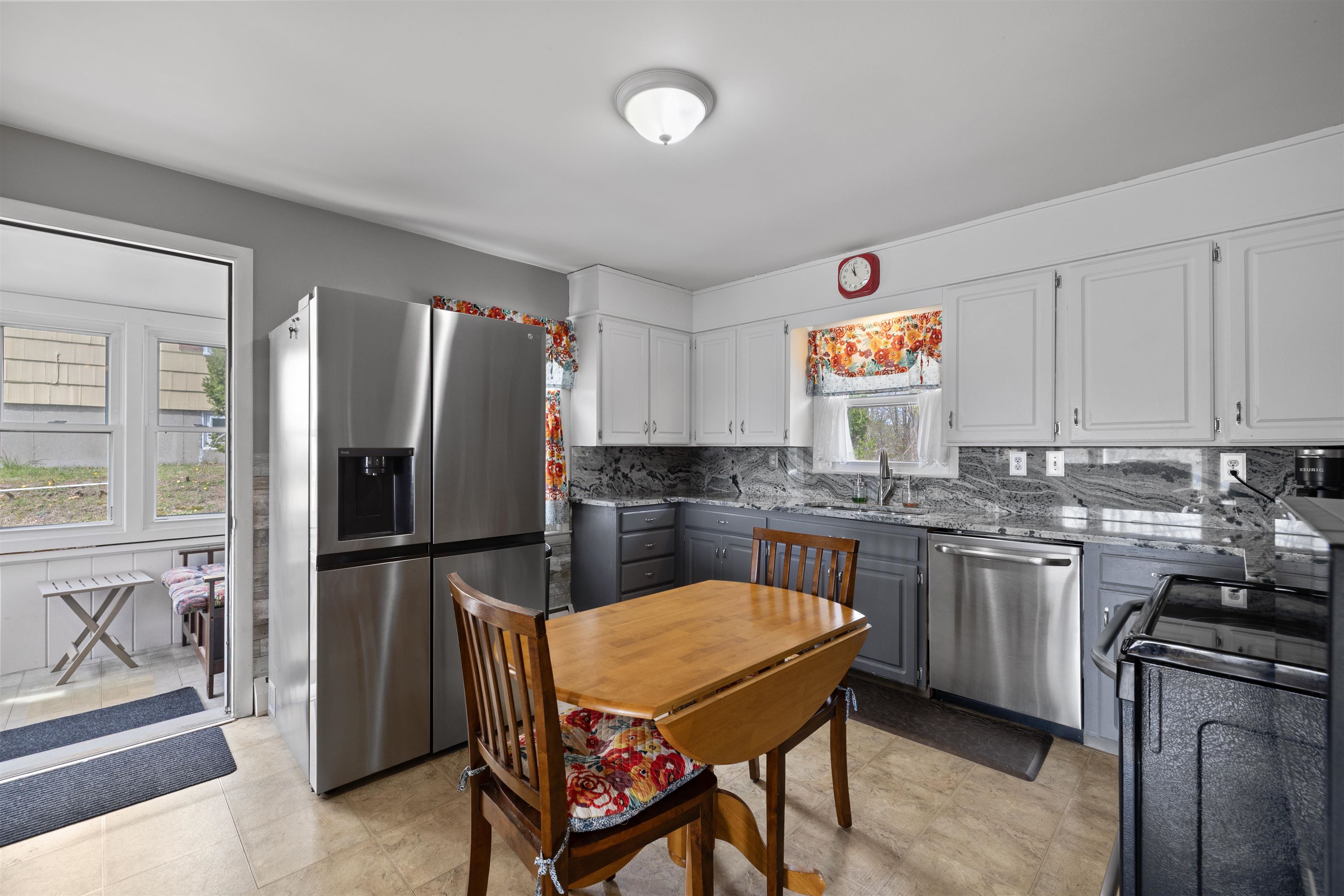 340 Gold Street Manchester, NH 03103 - Photo 4 of 33