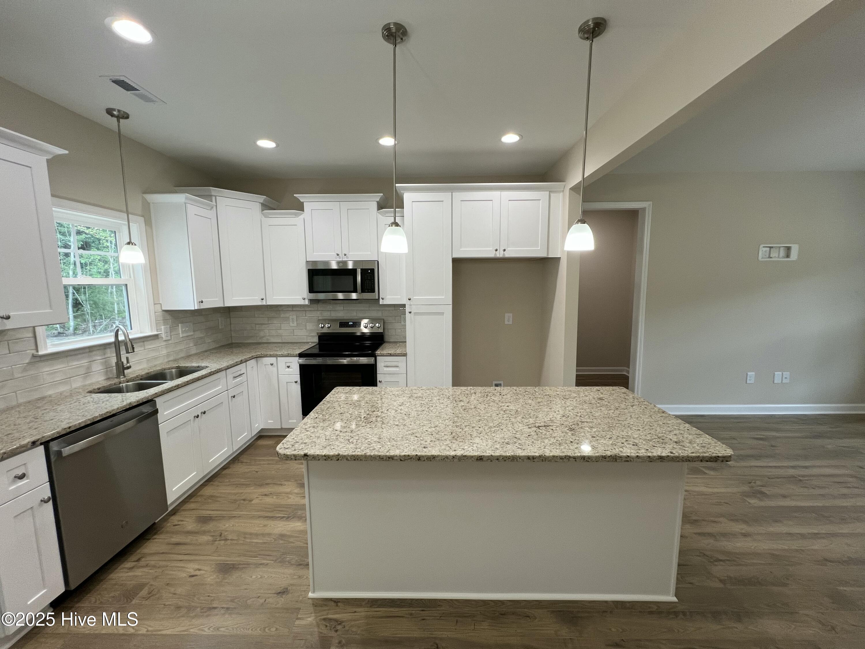 1572 Patterson Road Kinston, NC 28504 - Photo 6 of 24 IMG_1917