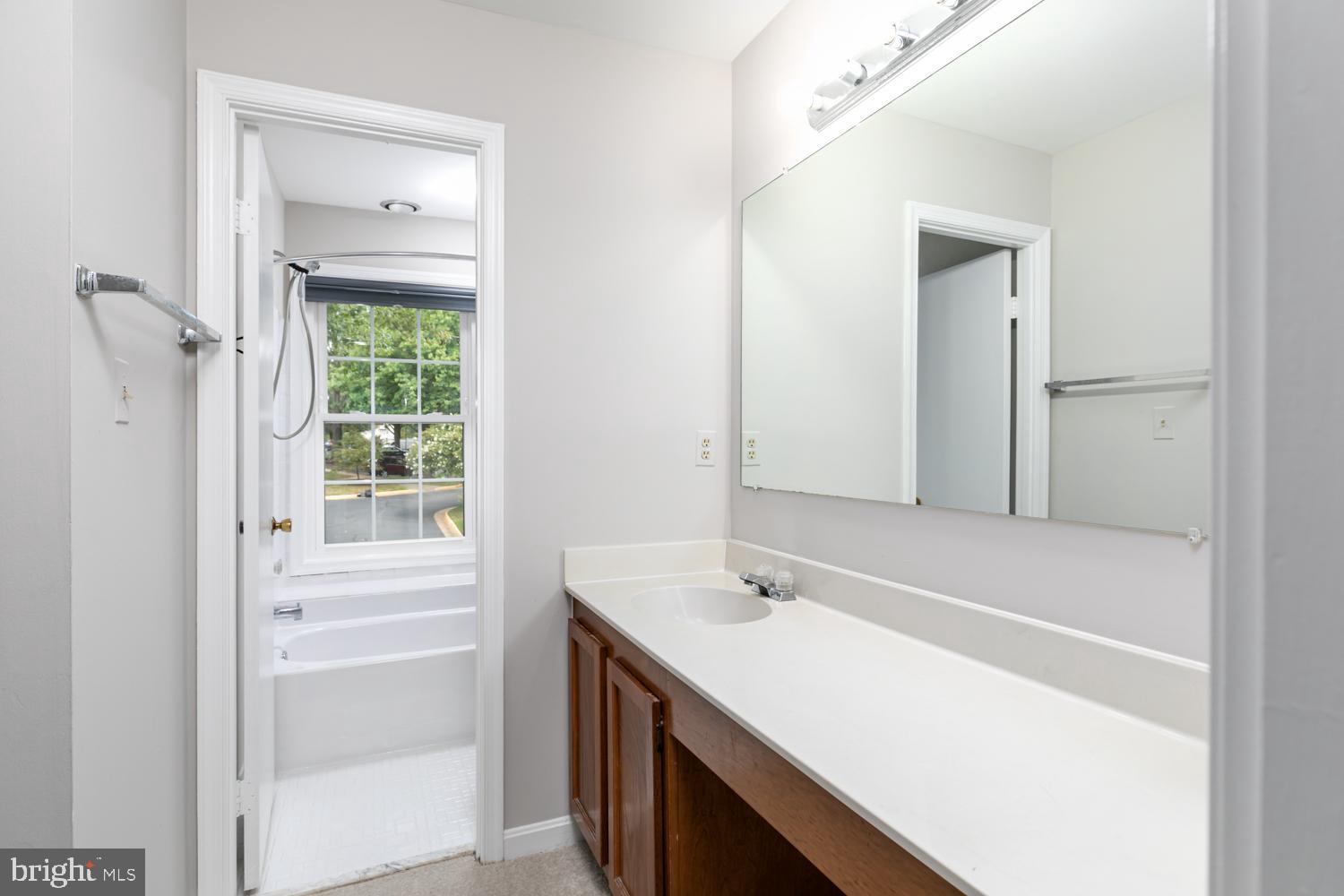 11915 Sentinel Point Court Reston, VA 20191 - Photo 16 of 34
