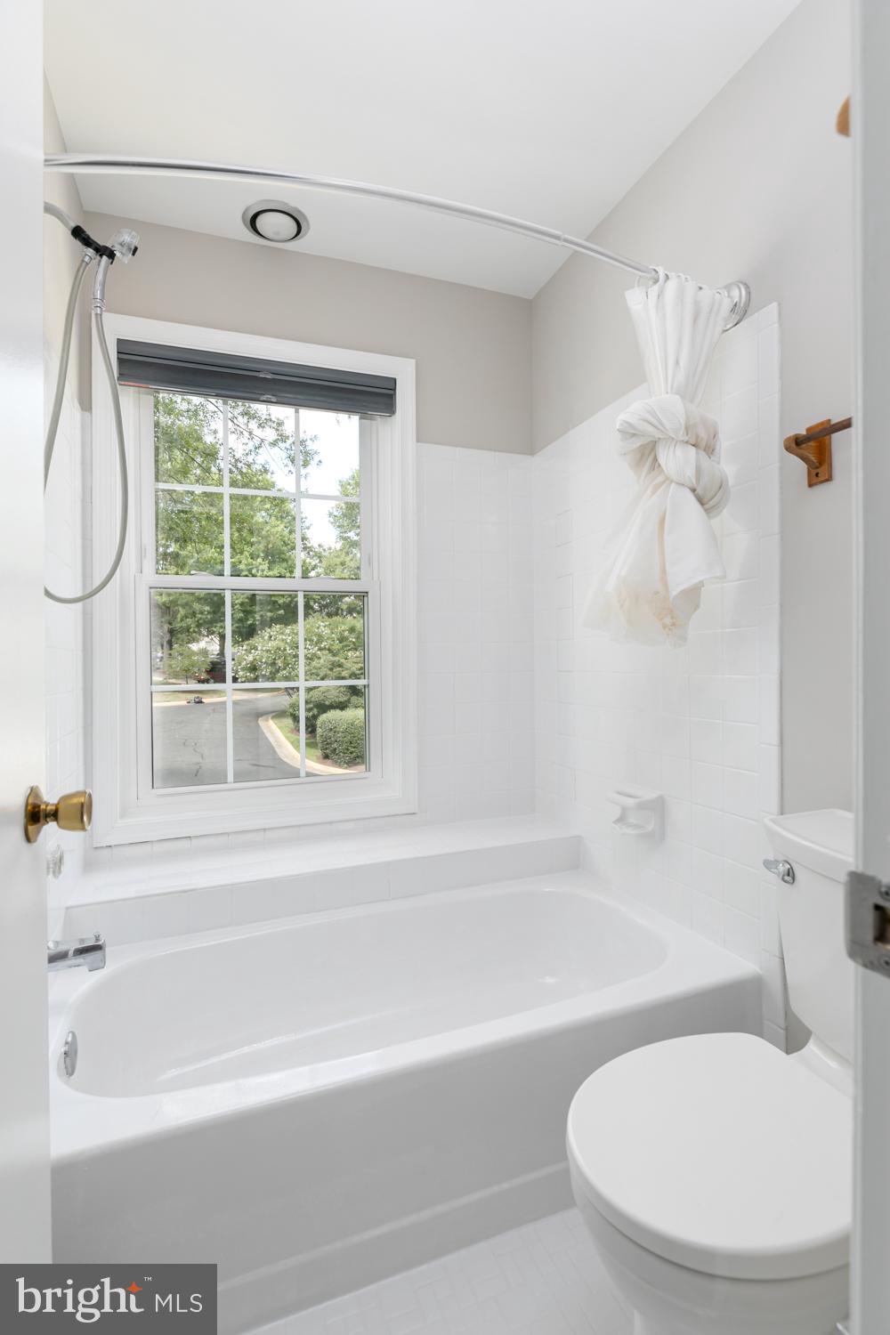 11915 Sentinel Point Court Reston, VA 20191 - Photo 17 of 34