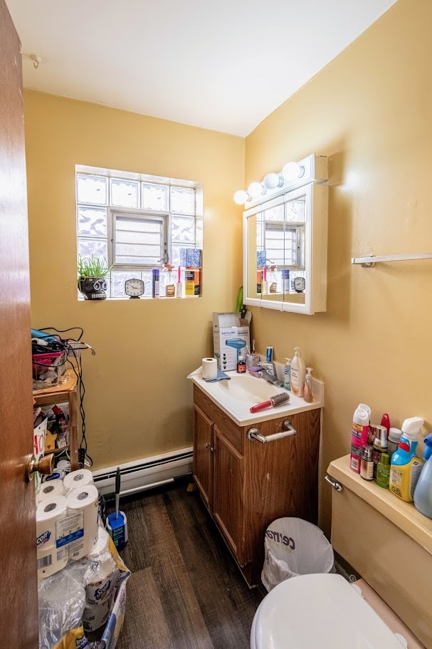 1617 35th Avenue Melrose Park, IL 60160 - Photo 21 of 38 a view of a room with toys and toys