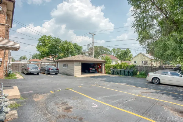 $625,000 | 1617 35th Avenue, Melrose Park, IL 60160