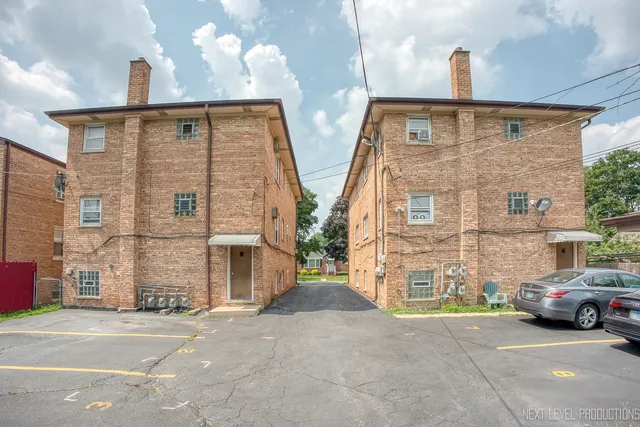 $625,000 | 1617 35th Avenue, Melrose Park, IL 60160