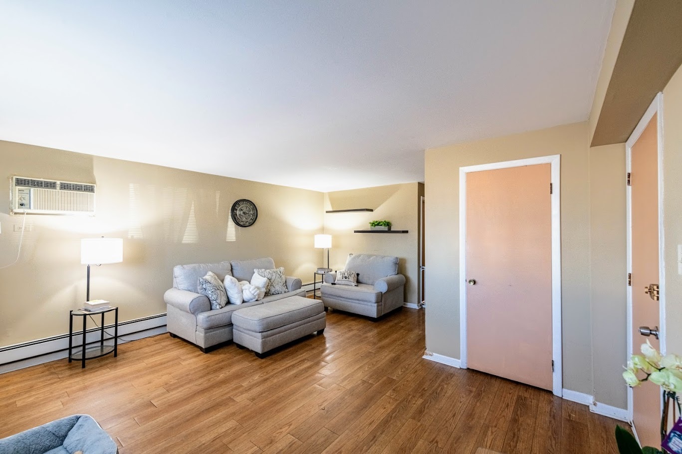 1617 35th Avenue Melrose Park, IL 60160 - Photo 5 of 38 a living room with furniture and wooden floor