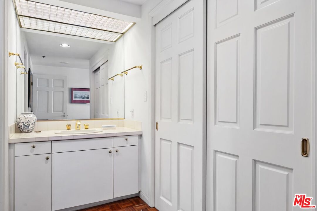 10724 Wilshire Boulevard, Unit 1104 Los Angeles, CA 90024 - Photo 25 of 36