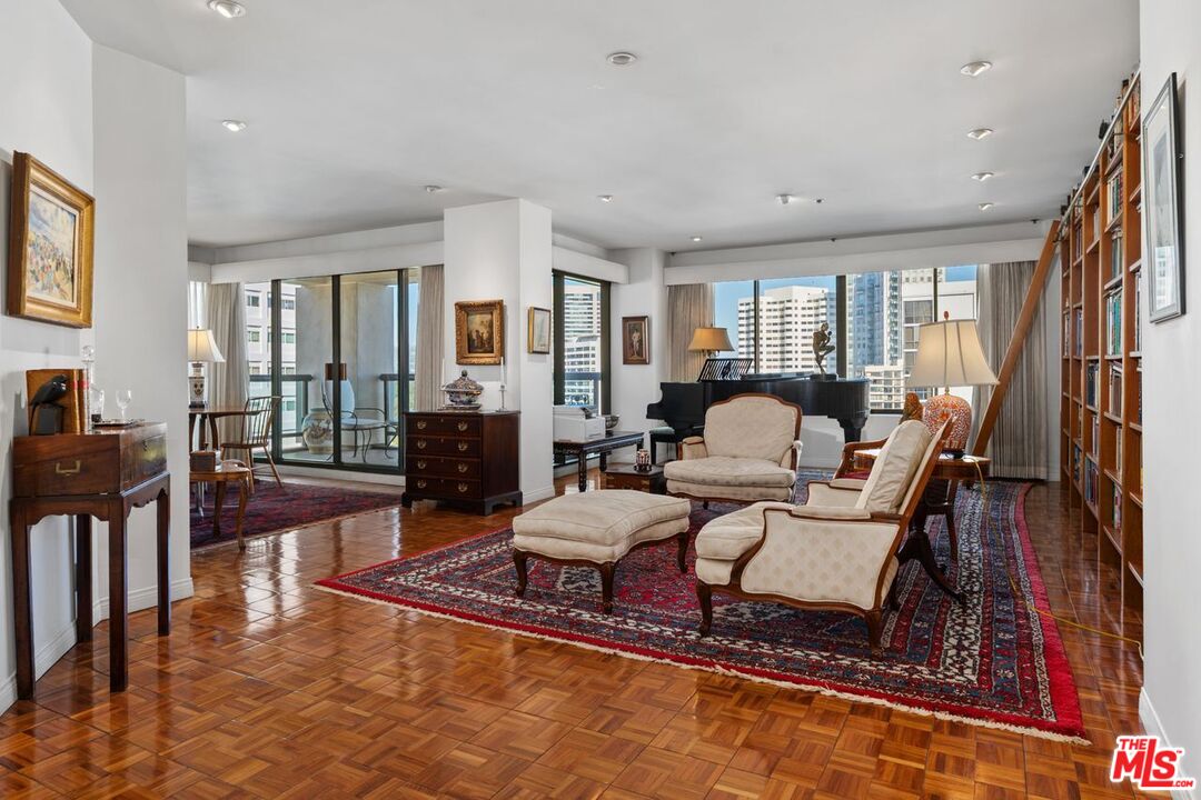 10724 Wilshire Boulevard, Unit 1104 Los Angeles, CA 90024 - Photo 6 of 36