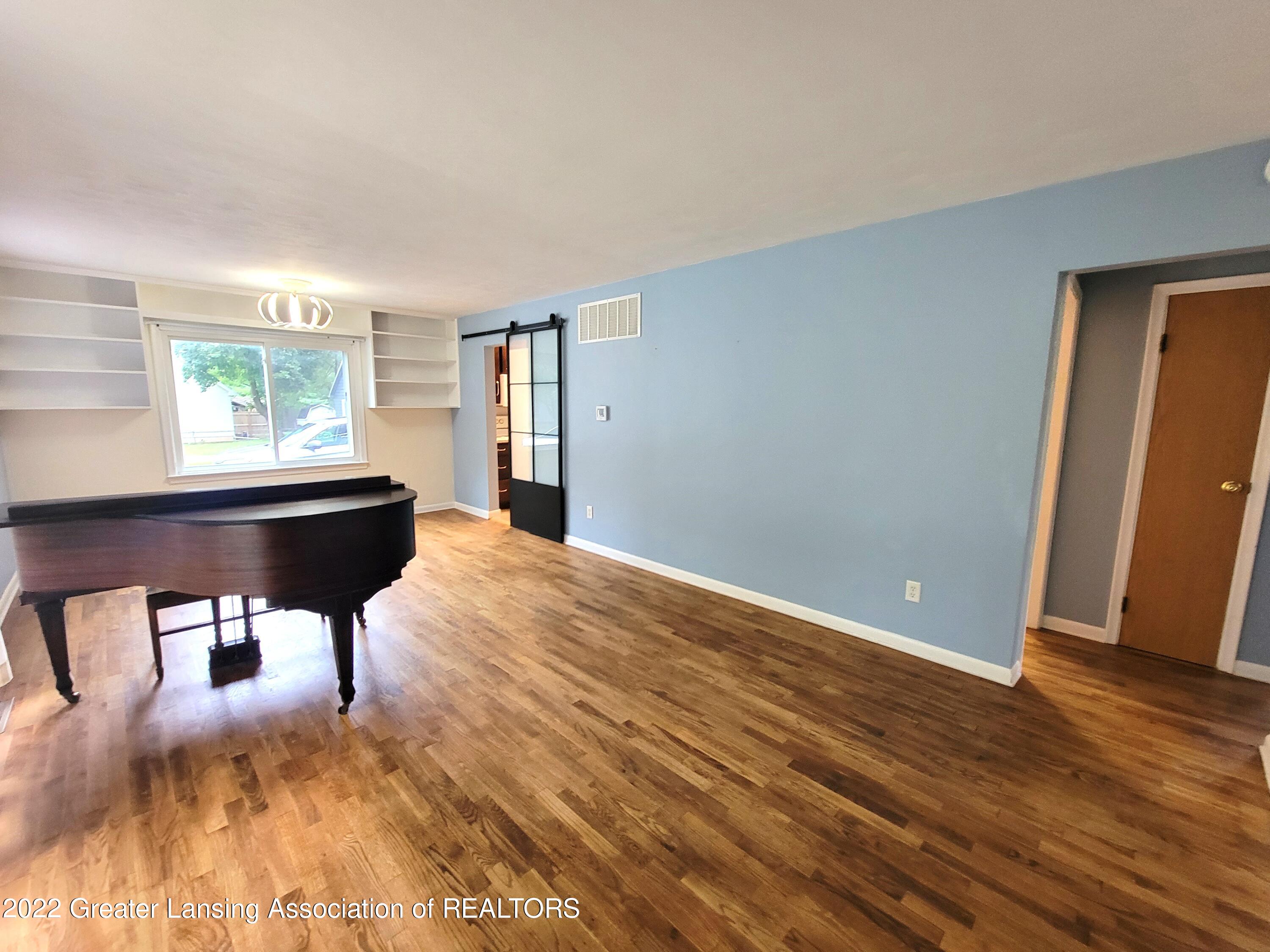 4293 Keller Road Holt, MI 48842 - Photo 6 of 37 20220924_094716