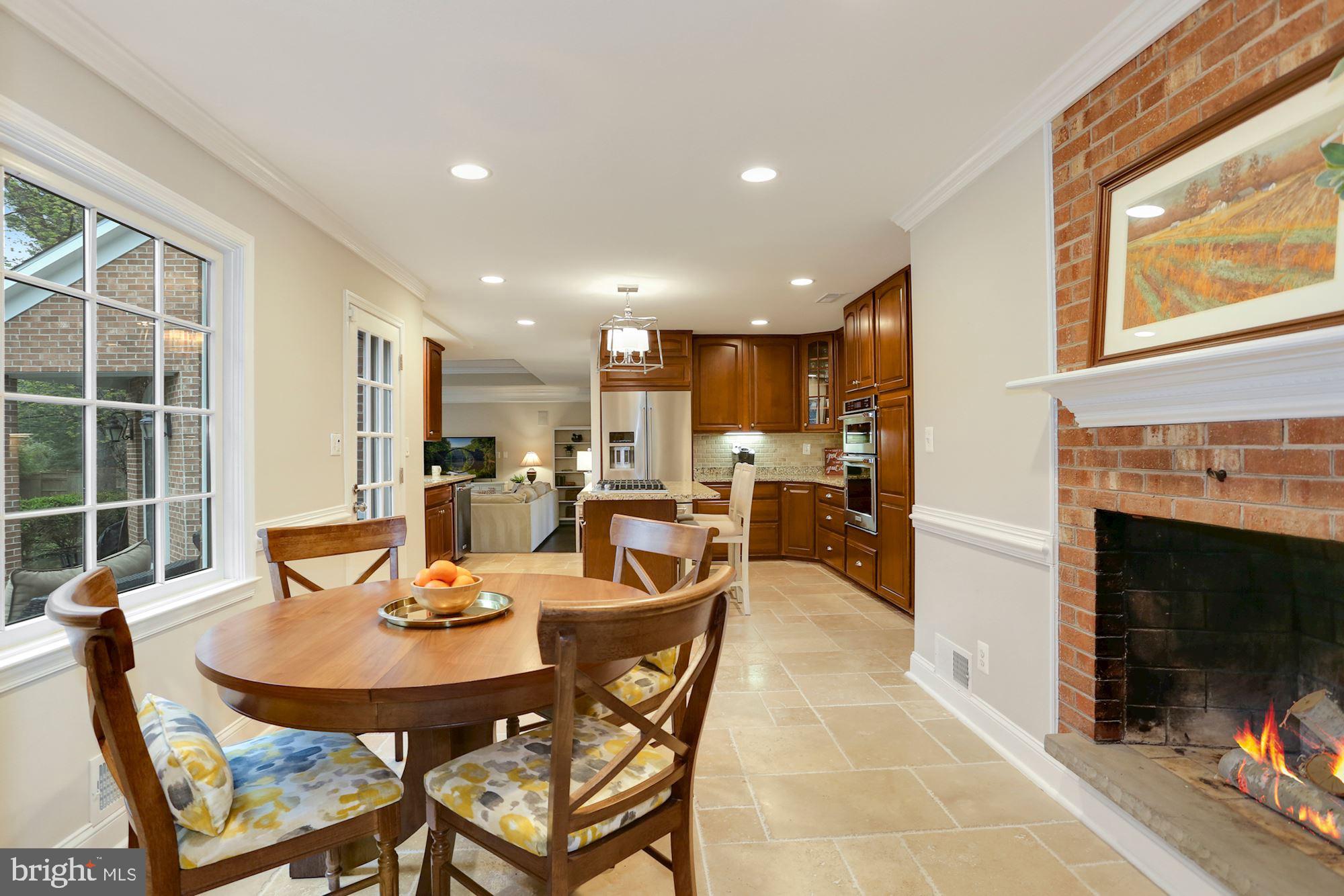 10220 Browns Mill Road Vienna, VA 22182 - Photo 17 of 64 Breakfast room