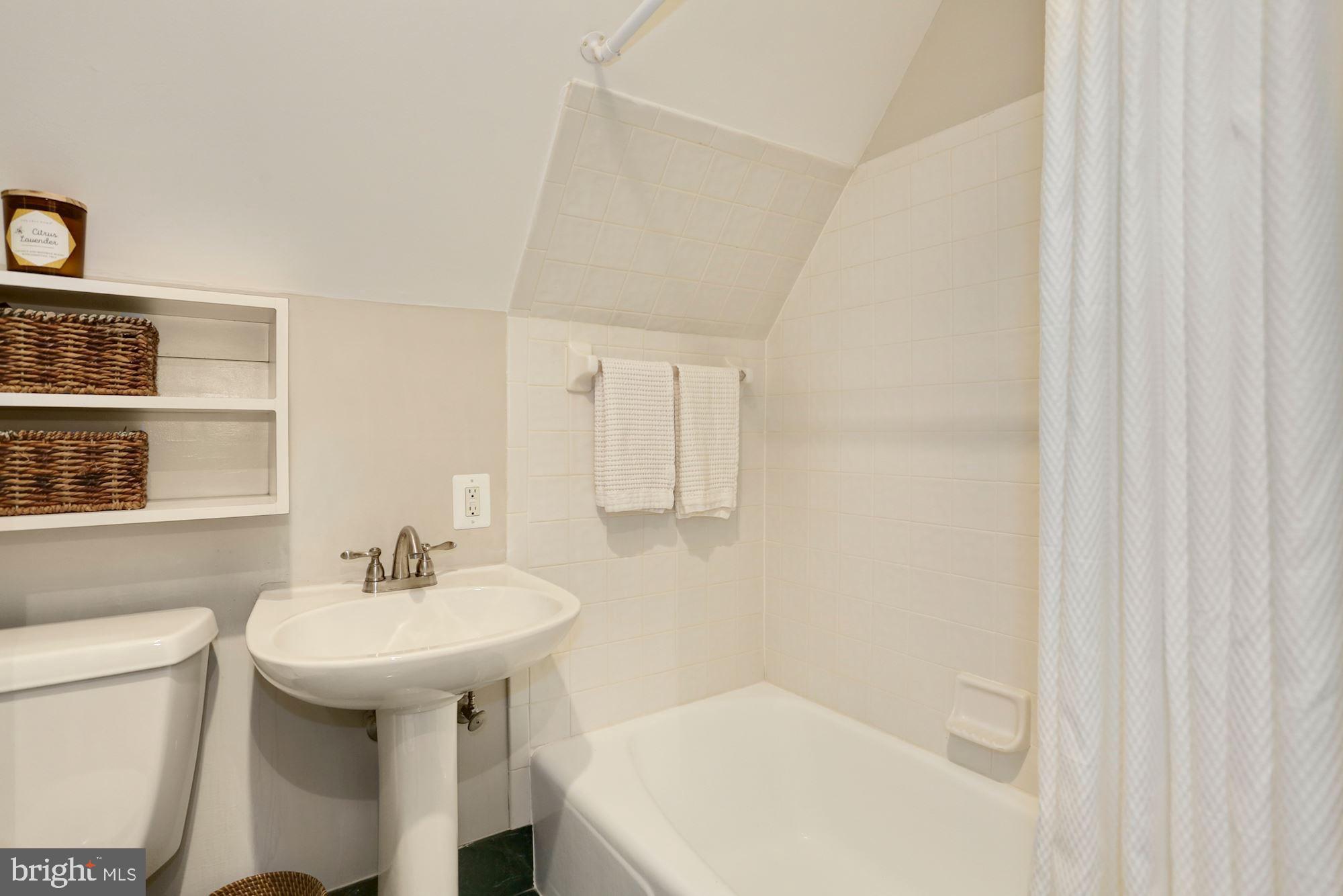 10220 Browns Mill Road Vienna, VA 22182 - Photo 42 of 64 Full Bath 3