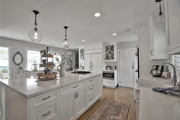 $10,000 | 1813 Manzanita Lane, Manhattan Beach, CA 90266