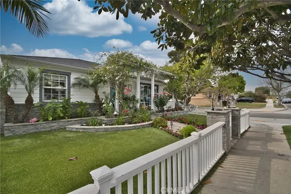 $10,000 | 1813 Manzanita Lane, Manhattan Beach, CA 90266