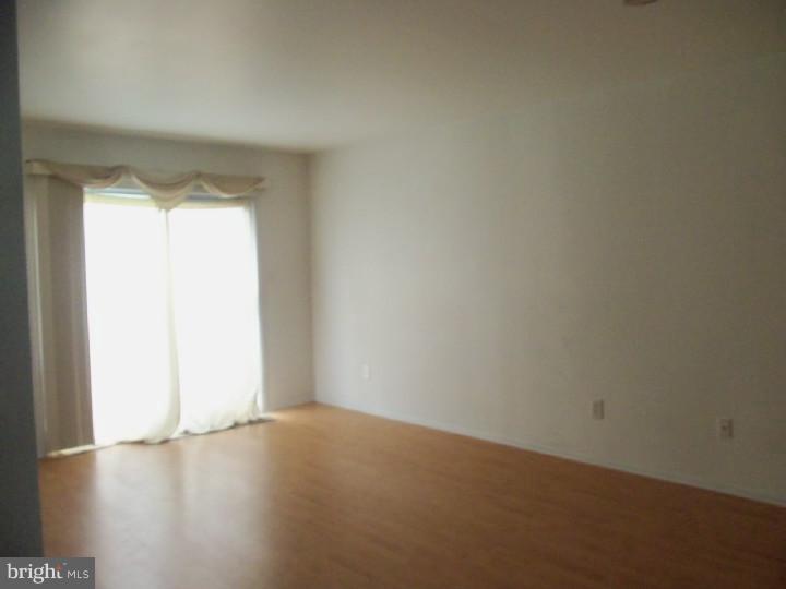 804 Woodchip Road Lumberton, NJ 08048 - Photo 15 of 22 Living Room