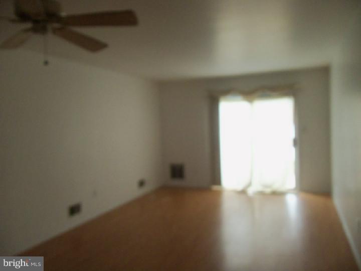 804 Woodchip Road Lumberton, NJ 08048 - Photo 3 of 22 Living Room