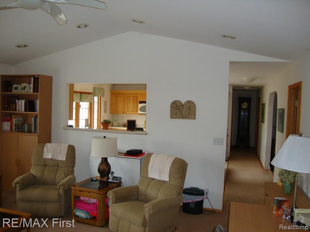 16131 Stephens Road Eastpointe, MI 48021 - Photo 12 of 28 DSC04882.jpg
