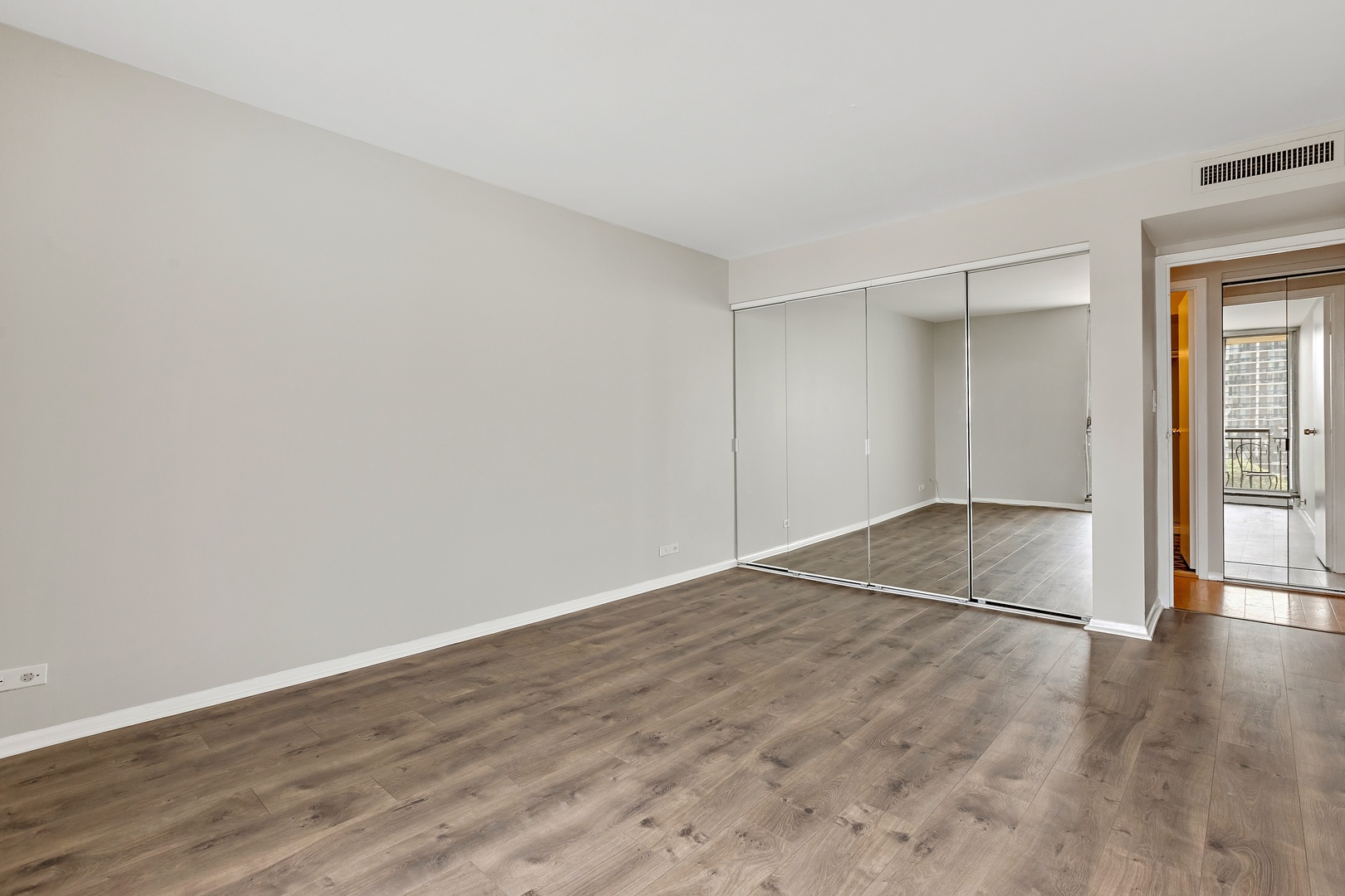 6007 North Sheridan Road, Unit 6E Chicago, IL 60660 - Photo 12 of 16