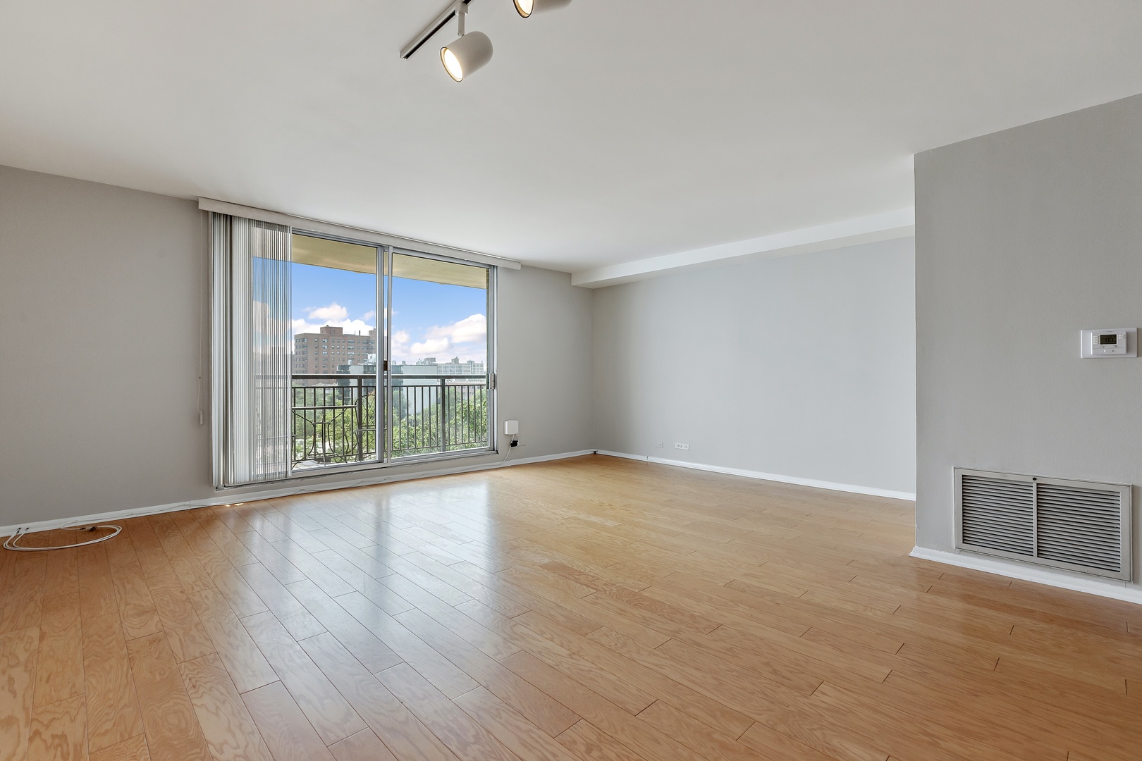 6007 North Sheridan Road, Unit 6E Chicago, IL 60660 - Photo 4 of 16