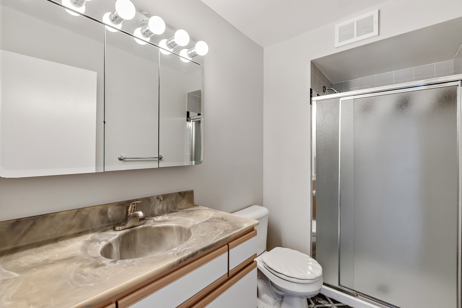 6007 North Sheridan Road, Unit 6E Chicago, IL 60660 - Photo 9 of 16