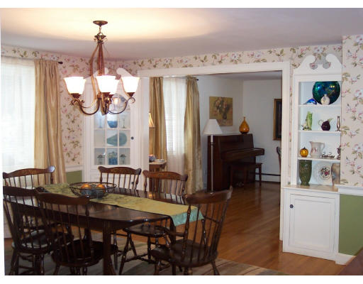 35 3 Ponds Road Wayland, MA 01778 - Photo 11 of 24