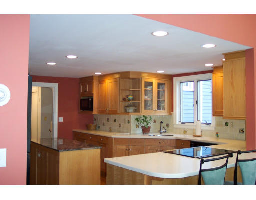 35 3 Ponds Road Wayland, MA 01778 - Photo 7 of 24